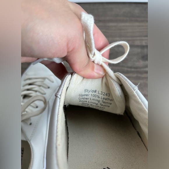 Madewell Sidewalk Low-Top Sneakers - Picture 9 of 14
